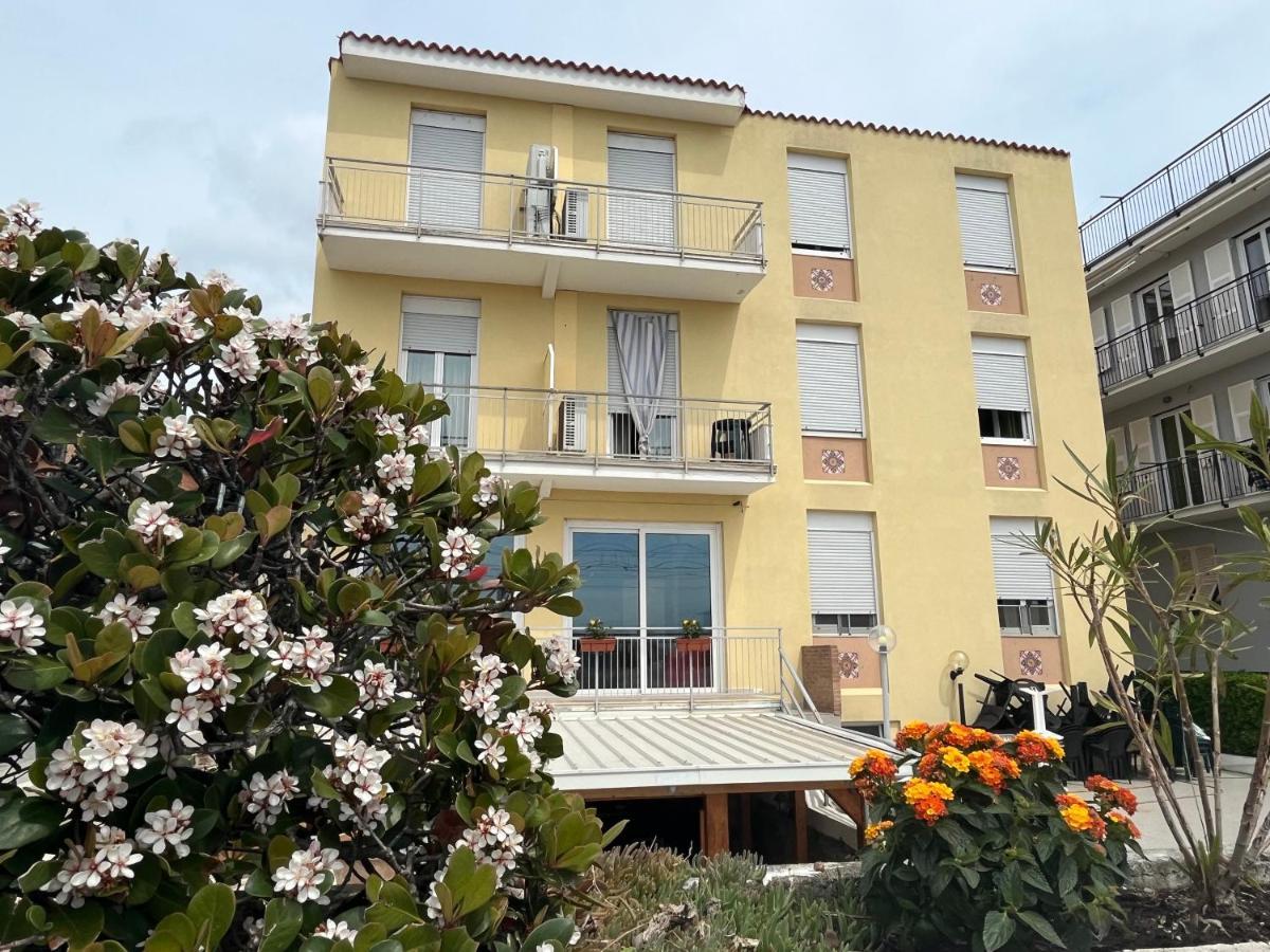 Piccolo Hotel Di Lavagna Εξωτερικό φωτογραφία